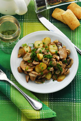 Patate con porcini e champignon - Contorni della Toscana