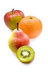 Halbe Kiwi, Birne, Orange und Apfel