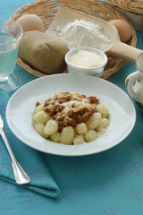 Gnocchi di patate al ragu romagnolo - Primi Piatti