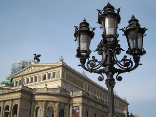 Fototapeta na wymiar Candelabra przed Alte Oper
