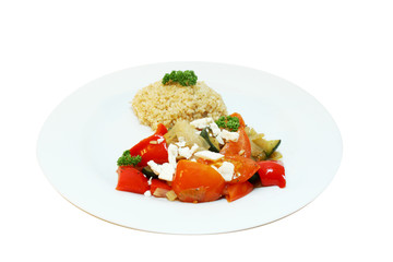 Ratatouille mit Bulgur und Schafskäse