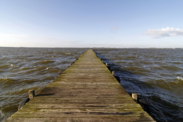 Holzsteg am D&uuml;mmer See, Niedersachsen, Deutschland