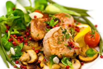 Filet vom Schwein,gebraten - mit Pilz,Salat