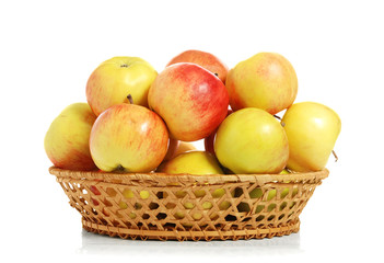Ripe apples in a wum bowl