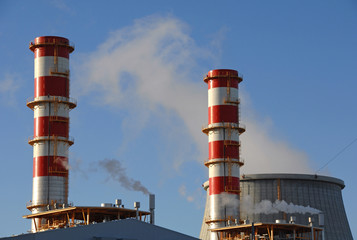 Power plant chimneys and cooling towers