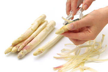 Spargel schälen - asparagus peeling 05 © LianeM