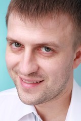 Obraz premium Attractive smiling man