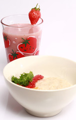 oat with strawberry
