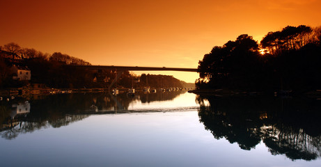 bretagne rivière e et pont du Bono