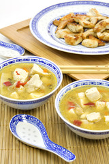 asiatische Hühner und Gemüsesuppe