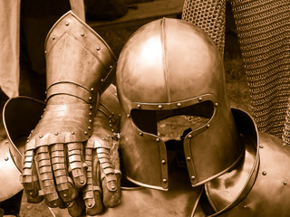 Ritterruestung monochrom