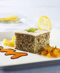 Puff poppy seed cake