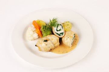 Schollenröllchen mit Mozzarella und Spinat gefüllt