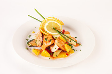 Südsee-Fischpfanne mit Früchten und Curryreis