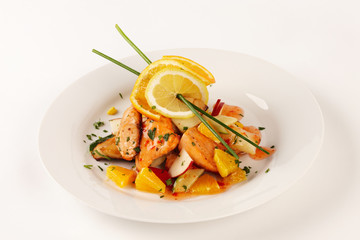 Südsee-Fischpfanne mit Früchten und Curryreis