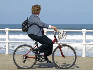 Fototapeta premium Mujer en bicicleta