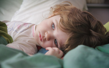 Obraz premium Child in bed