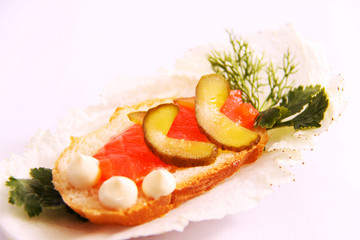 sandwich with salmon