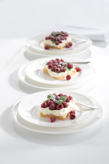 Himbeerwaffel mit Sahne