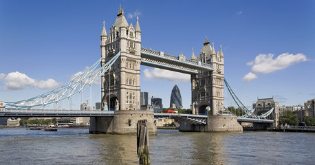 Fototapeta na wymiar Tower Bridge Panorama