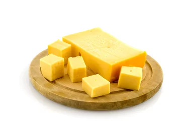 Crédence de cuisine en verre imprimé Produits laitiers Wooden plate with cheese