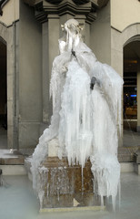Muc-Faun mit Knabe Brunnenbuberl am Karlstor