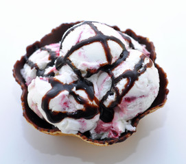 gelato allo yogurt e frutti di bosco