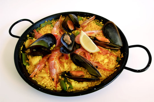Spanish rice: paella