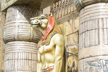 Pharaonentempel auf einem Volksfest