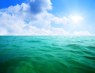 Fototapeta na wymiar oceans water and blue sky
