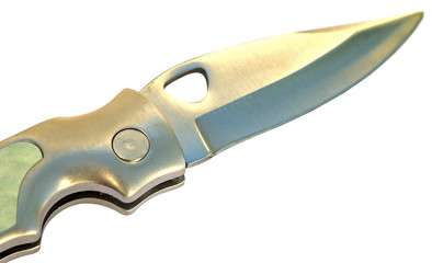 lame de couteau de chasse sur fond blanc