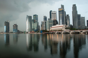 Fototapeta na wymiar Singapur skyline rano