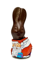 Fototapeta premium Osterhase im Weihnachtsmann