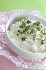 körniger frischkäse mit kresse