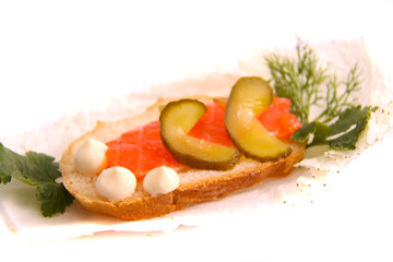 sandwich with salmon and cucmber