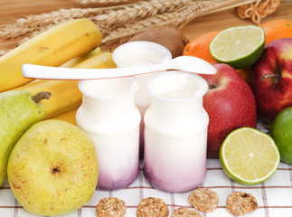 Fruit yogurt with cereal