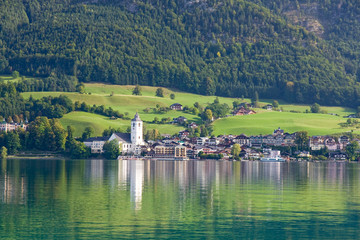 Fototapeta na wymiar beuatiful alpine lake with crystal water