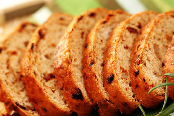 bread with dry tomatoes