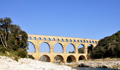 Vue sur le Pont du Gard