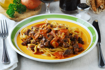 Tagliatelle con il cinghiale e carote - Primi piatti toscana