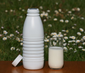yaourt ,bouteille ,pot,verre,frais,fraicheur,lait,crème,calcium