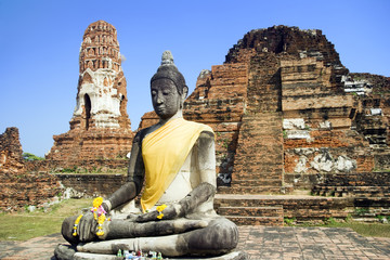 Fototapeta premium Thai Buddha and Temple in Ayutthaya, Thailand.