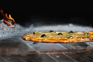 Crédence de cuisine en verre imprimé Pizzeria pizza au feu de bois
