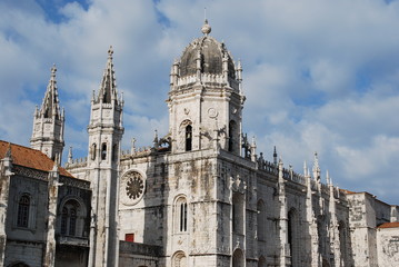Fototapeta na wymiar Klasztor Hieronimitów z Nieba, w Lizbonie