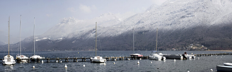 Le lac d'Annecy en Haute-Savoie