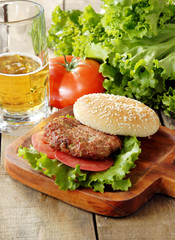 Hamburguesa con cerveza. México.