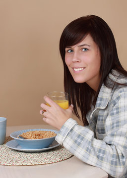girl having breakfast