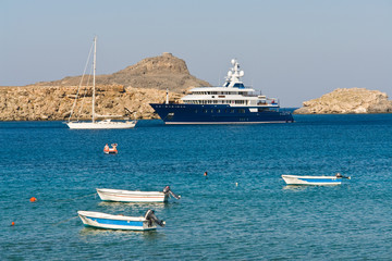 Fototapeta na wymiar Ship and boats in Greece