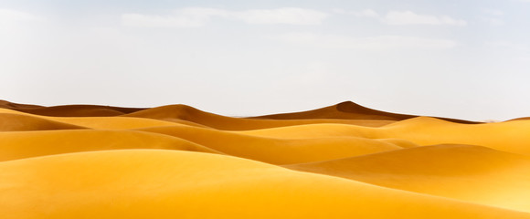 Fototapeta na wymiar Sand dunes in the Erg Chebbi Desert, Maroc.