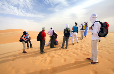 Randonneurs dans le d&eacute;sert